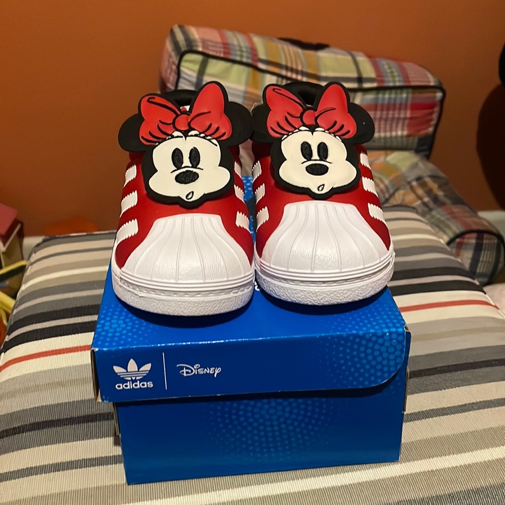 Adidas Superstars Disney Minnie Mouse